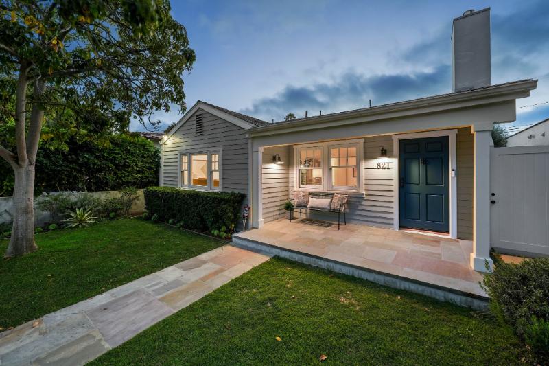 Classic California beach cottage in Venice